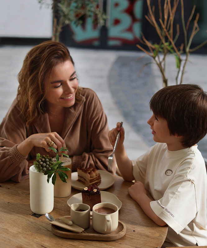 «Кофе с булочкой» : Ирена Понарошку и бренд BUNGLY представили совместную капсулу одежды