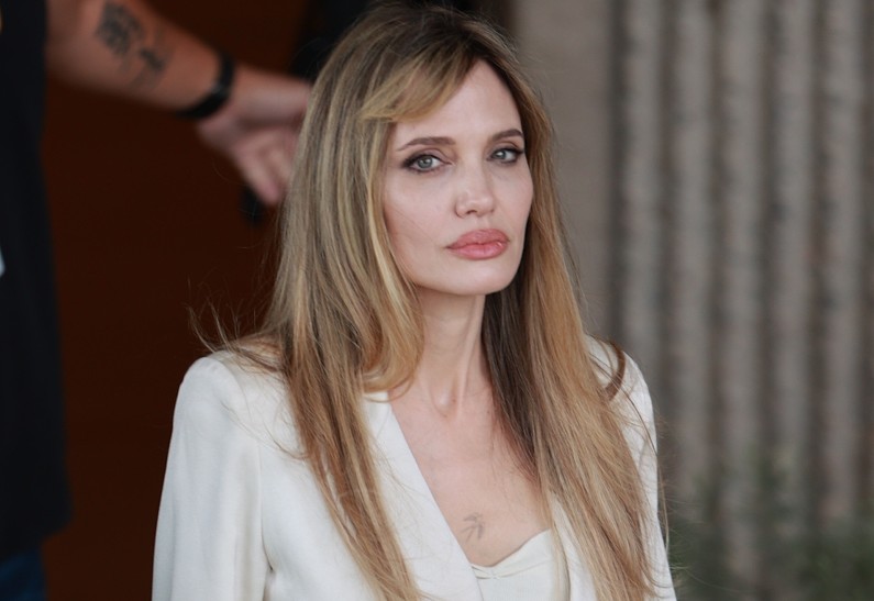 Анджелина Джоли вновь затягивает судебное разбирательство с Брэдом Питтом