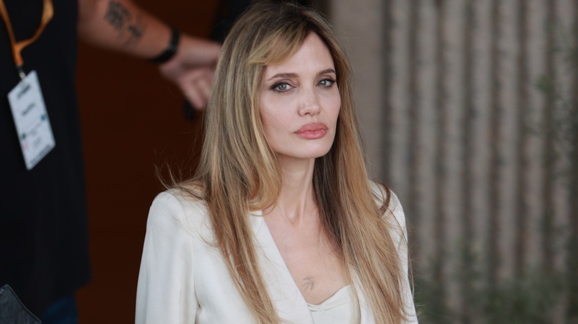 Анджелина Джоли вновь затягивает судебное разбирательство с Брэдом Питтом