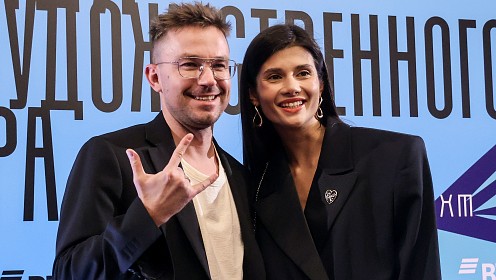 Александр Петров с женой Викторией отпраздновали первый день рождения сына