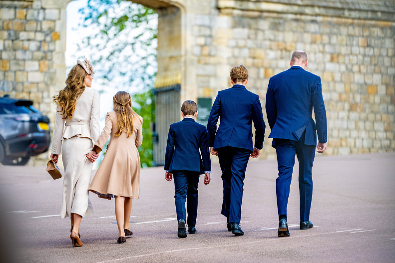 Кейт Миддлтон и принц Уильям с детьми