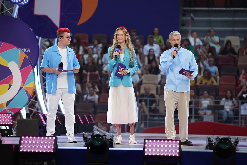 Влад Кобяков, Наталья Попова, Янгер