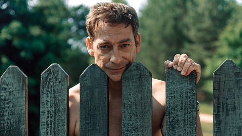 Как психологу не сойти с ума в Глуши: завершились съемки сериала «Мозгоправ» с Артёмом Ткаченко