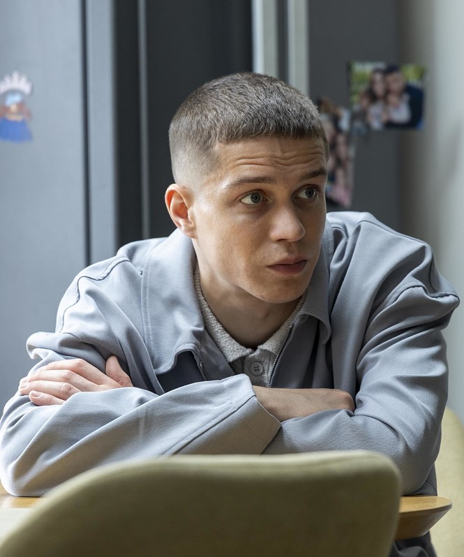 Завершились съемки продолжения сериала «Трудная» с Глебом Калюжным и Кирой Медведевой