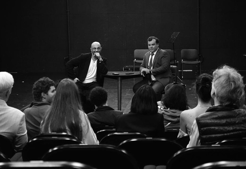 5 премьер, квартирник и стендап: театр «Шалом» объявляет планы на следующий сезон