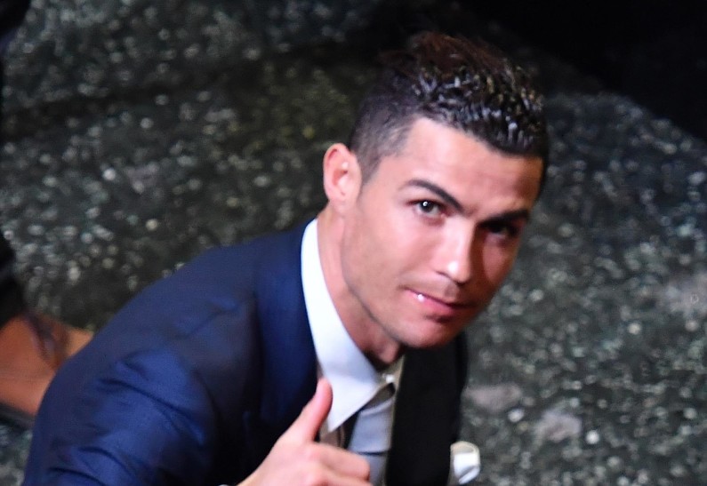 Криштиану Роналду поделился редким снимком с 16-летним сыном