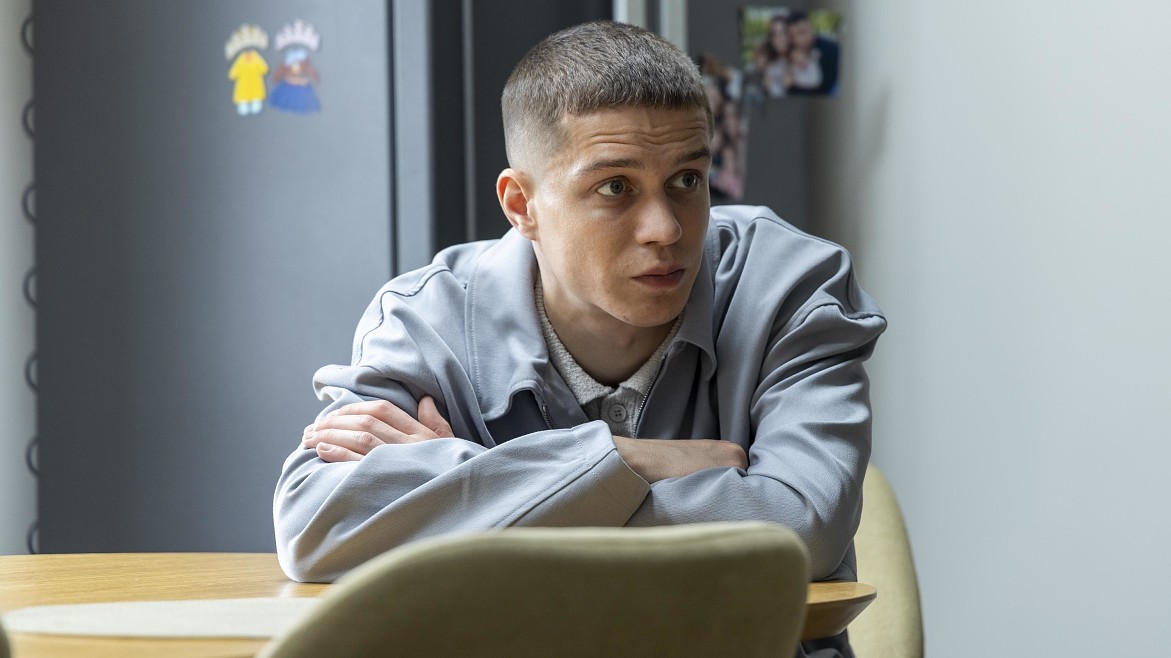 Завершились съемки продолжения сериала «Трудная» с Глебом Калюжным и Кирой Медведевой