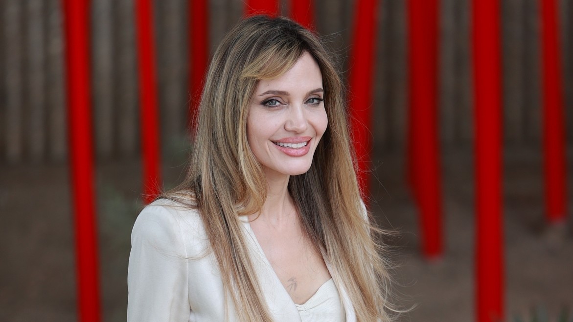 Анджелина Джоли ответила на финансовые претензии Брэда Питта в суде за французский замок