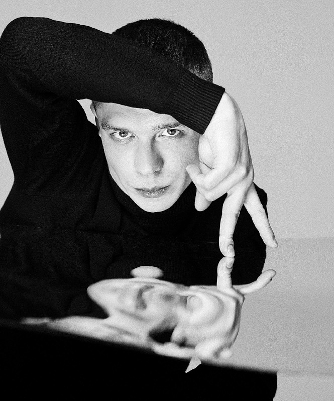 Глеб Калюжный о фильме «Дед Фомич», работе с Николаем Добрыниным, опыте продюсирования и важных уроках