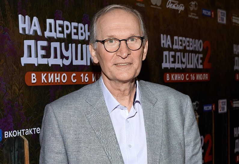 Фёдор Добронравов, Ингрид Олеринская, Ирина Медведева и другие гости премьеры семейной комедии «На деревню дедушке 2»