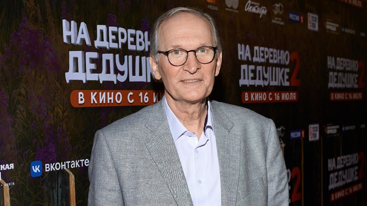 Фёдор Добронравов, Ингрид Олеринская, Ирина Медведева и другие гости премьеры семейной комедии «На деревню дедушке 2»