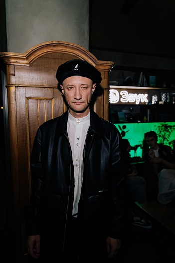 Директор всего