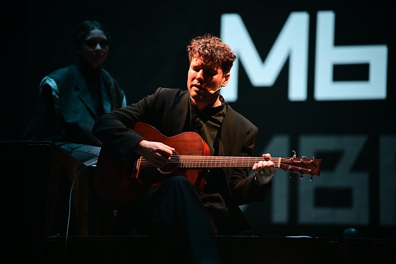 Павел Артемьев