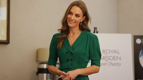 Кейт Миддлтон посетила лондонскую больницу, где лечилась от онкологии