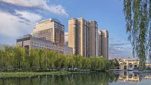 Four Seasons Hotel Beijing: тихий оазис  в центре делового района Пекина