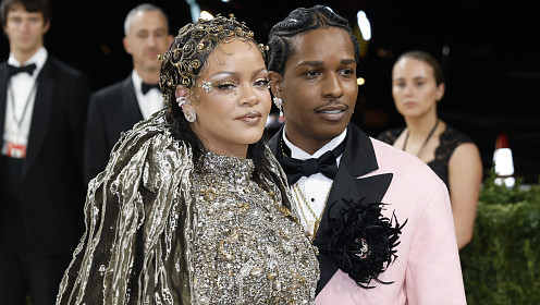 Рианна вышла на сцену с маленьким сыном на концерте A$AP Rocky