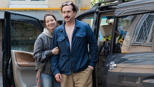 Марина Александрова и Егор Корешков на съемках комедийного сериала «Большая семейка»