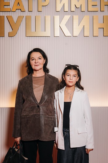 Лика Нифонтова с внучкой