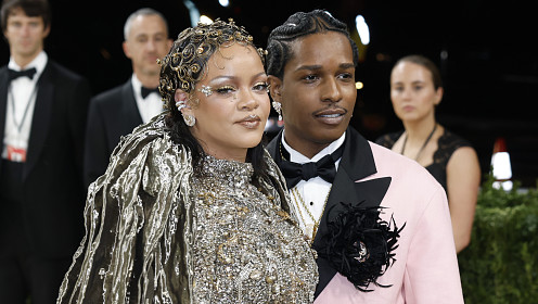 Дочь Рианны и A$AP Rocky во второй раз украсила обложку журнала перед своим первым днем ​​рождения