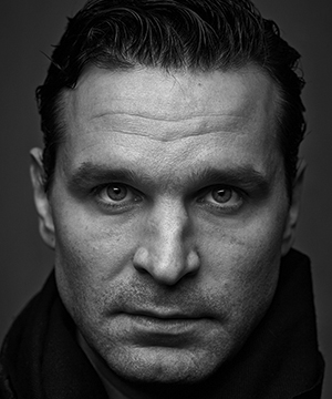 Виктор Добронравов