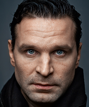 Виктор Добронравов