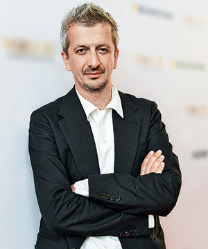 Константин Богомолов